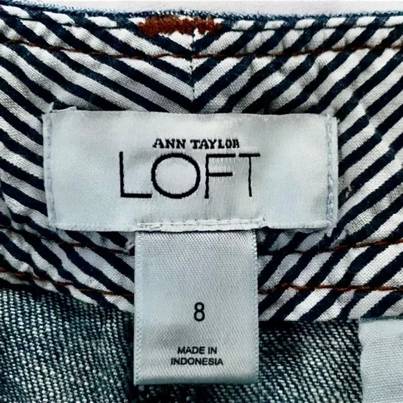 Ann Taylor LOFT Flare Jeans NWOT Size 8 - Picture 8 of 8